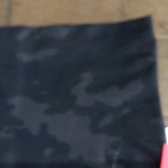 SPANX Lamn Bike Shorts black camo Sz Small 2-4 New with Tags - Picture 4 of 9